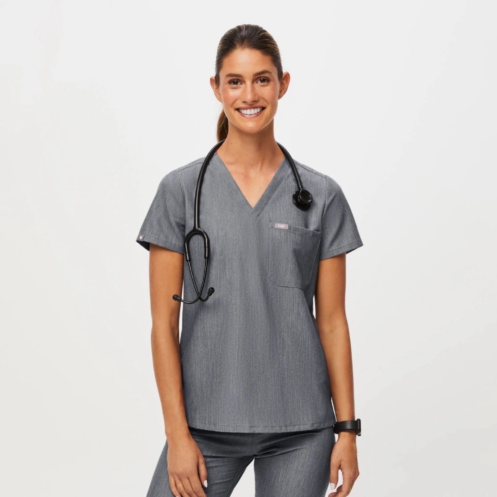 🩵 FIGS Scrub Set — Catarina Top (XXS) + Livingston Pants (XS) 🩵